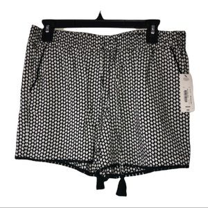 Black & White Pattern  Flowy Shorts NWT